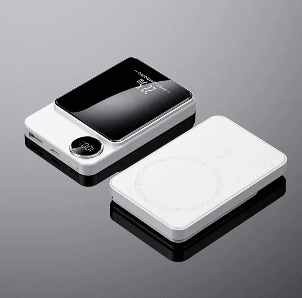Ultra-thin Magnetic Wireless Power Bank.